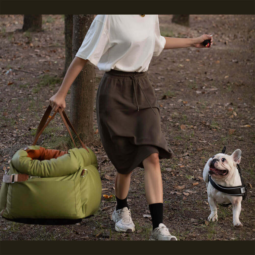 Siège Auto et Lit Rehausseur de Luxe pour Chien en Similicuir